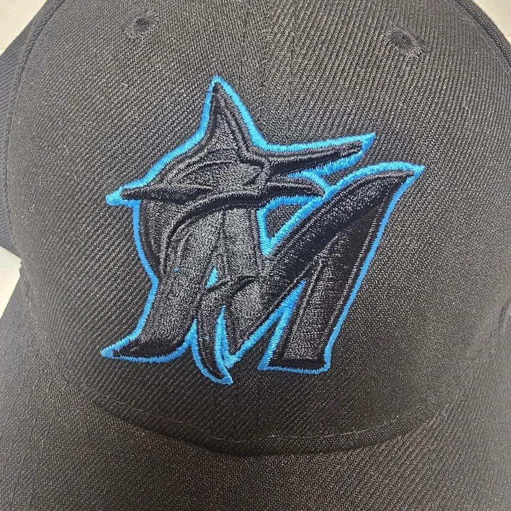 New‎ Era Snapback Miami Marlins Cap: Black with Blue Logo, Adjustable Fit